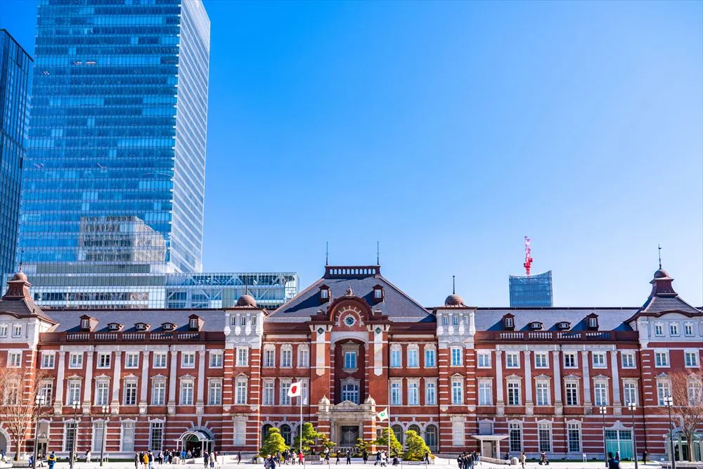 The red-brick Marunouchi facade of Tokyo Station