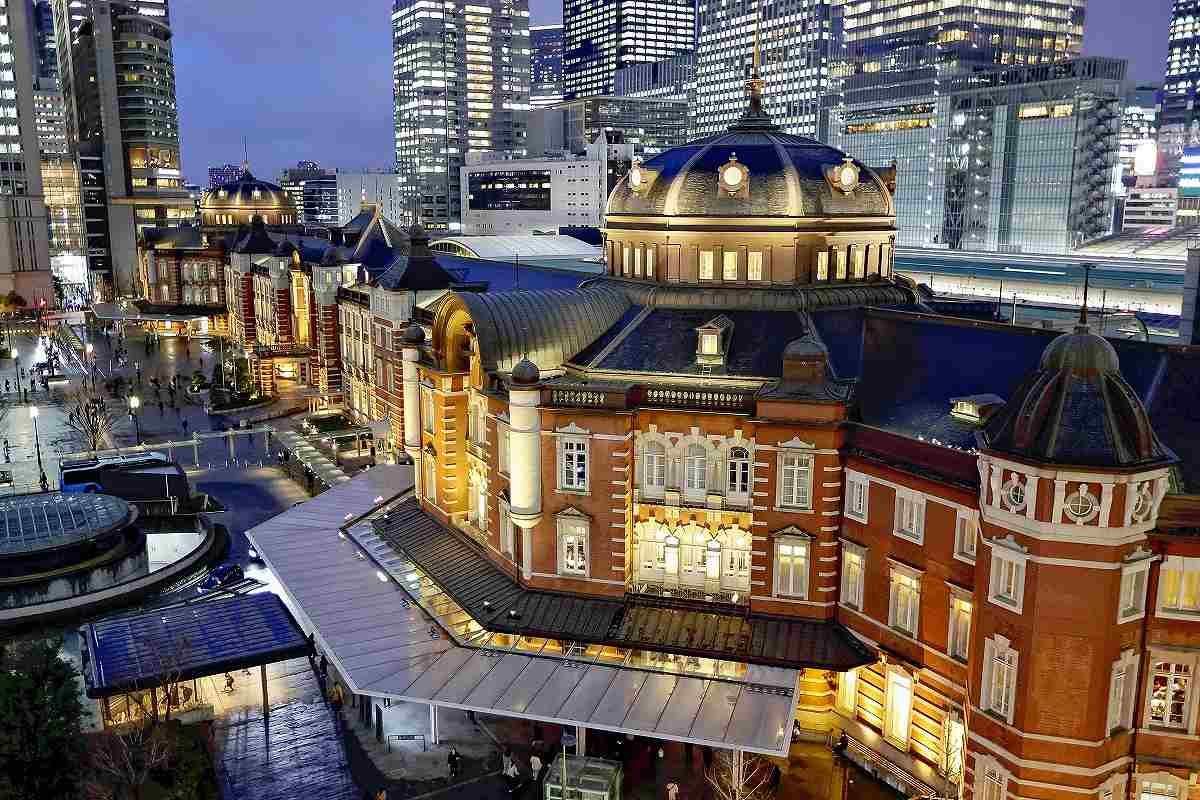 Tokyo Station illuminated at night